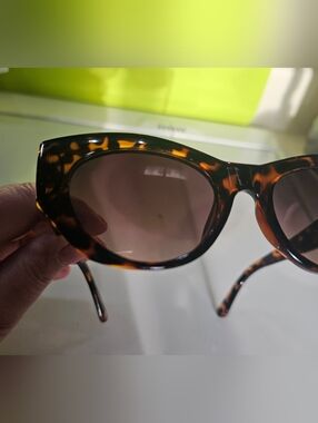 Frye Brand Sunglasses, Like New, Beautiful!